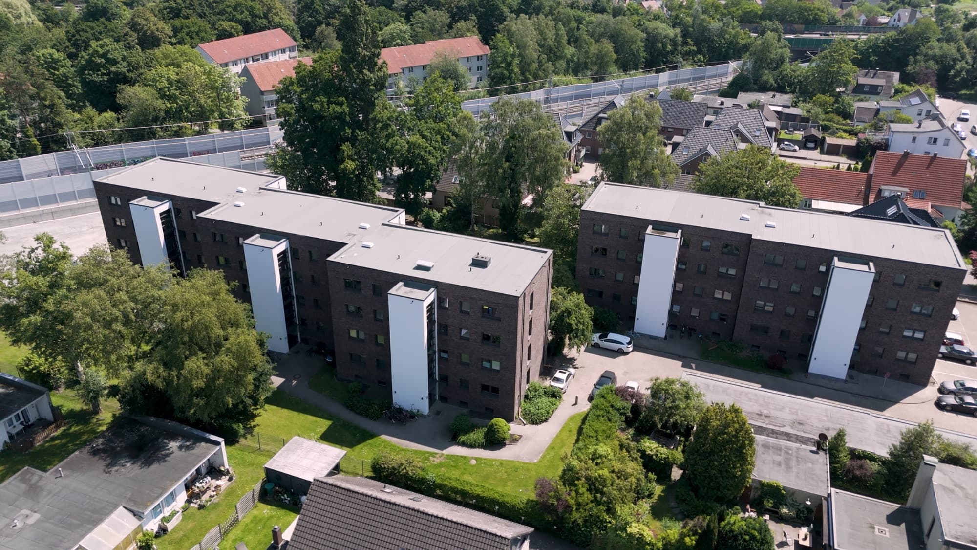 Luftaufnahme des Mehrfamilienhauses mit 40 Wohneinheiten in Oldenburg